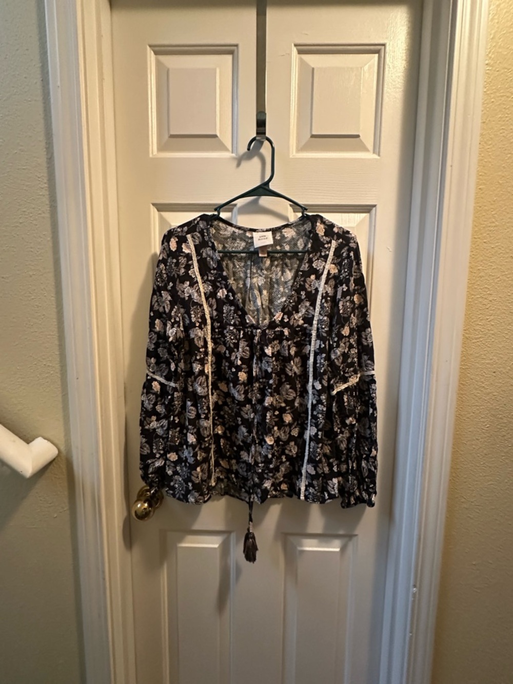 Knox Rose Black Floral Tunic with Ivory Trim